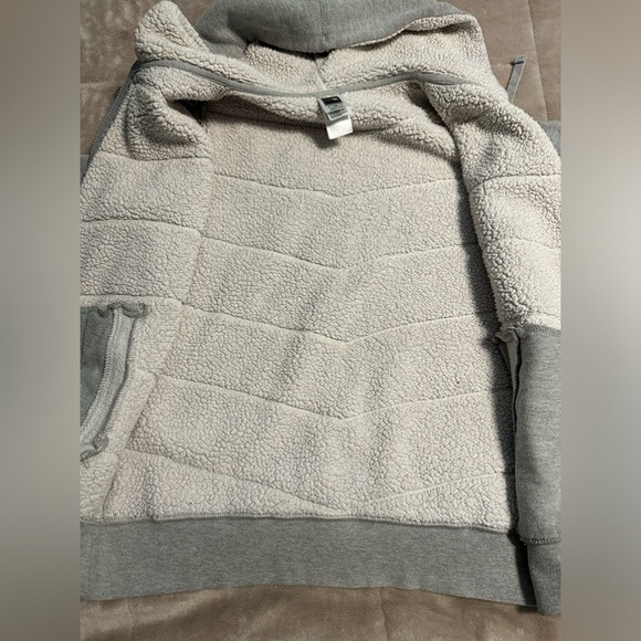 The North Face Gray Women's Hoodie - Picture 5 of 9